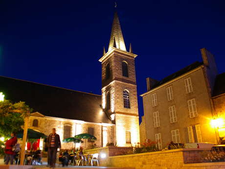L'Eglise Saint-Pierre et Saint-Paul L'Eglise Saint-Pierre et Saint-Paul