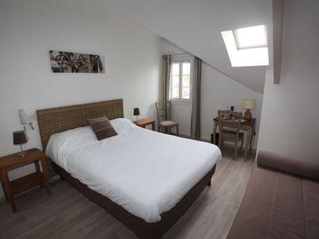 Contact Hôtel - Hôtel Le Lion d'Or Contact Hôtel - Hôtel Le Lion d'Or
