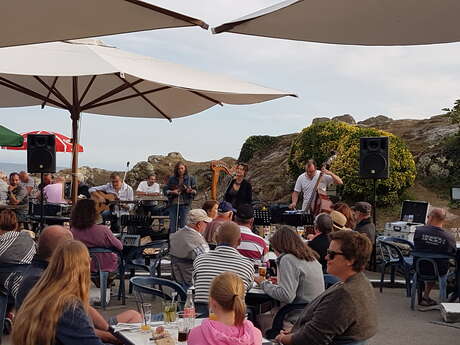 Concert à Pors-poulhan au café bistrot "Les côtiers" Concert à Pors-poulhan au café bistrot "Les côtiers"