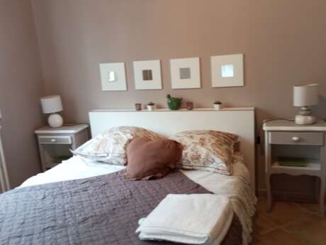 BÉZIERS, CHAMBRE D'HÔTE "CIGALE" POUR 2 PERS. PISCINE ET JARDIN BÉZIERS, CHAMBRE D'HÔTE "CIGALE" POUR 2 PERS. PISCINE ET JARDIN