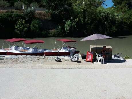 LES PETITS BATEAUX DES 9 ÉCLUSES LES PETITS BATEAUX DES 9 ÉCLUSES