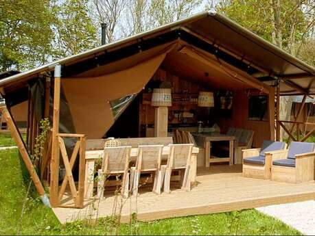 La tente lodge du Domaine du Roc La tente lodge du Domaine du Roc