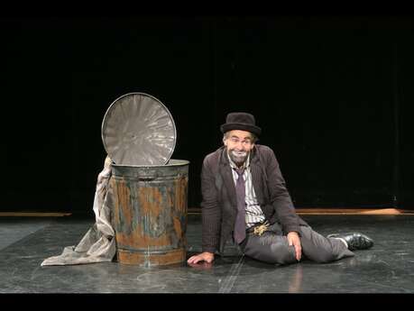 Arth Maël - théâtre satirique Le Tourneseul : Goldmund Théâtre de la Bouche d'or Arth Maël - théâtre satirique Le Tourneseul : Goldmund Théâtre de la Bouche d'or