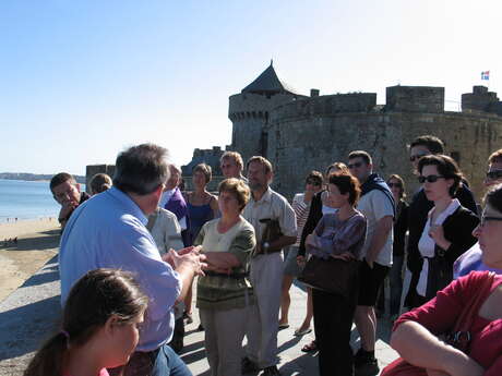 Visite guidée de la cité corsaire Visite guidée de la cité corsaire