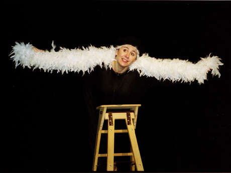 Spectacle « L’histoire d’une mouette et du chat qui lui appris à voler » Spectacle « L’histoire d’une mouette et du chat qui lui appris à voler »