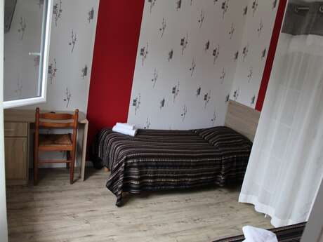 HOTEL AU PETIT BONHEUR HOTEL AU PETIT BONHEUR