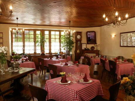 Restaurant La Bonne Famille Restaurant La Bonne Famille