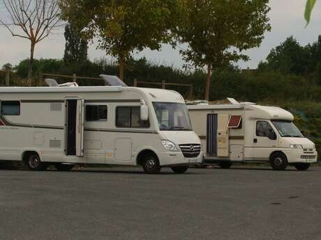 Aire pour camping-car de Martel Aire pour camping-car de Martel