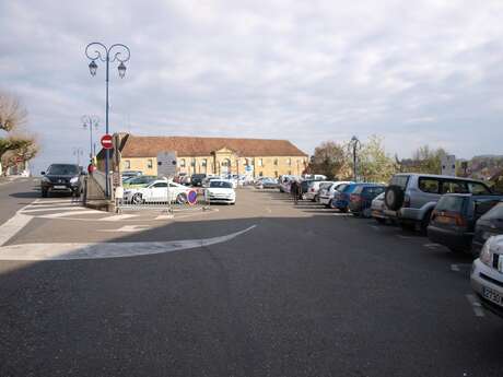Parking de la Place De Gaulle Parking de la Place De Gaulle