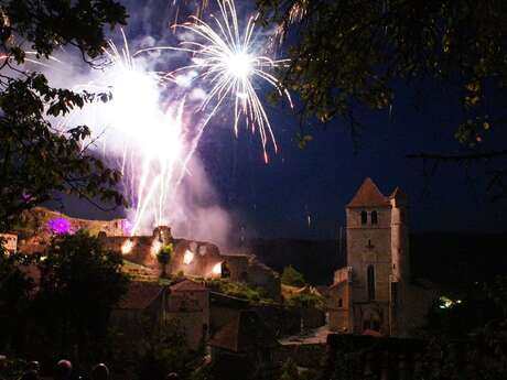 Feu d'Artifice à Saint-Cirq Lapopie Feu d'Artifice à Saint-Cirq Lapopie
