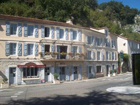Gîte d'étape La Truite Dorée Gîte d'étape La Truite Dorée