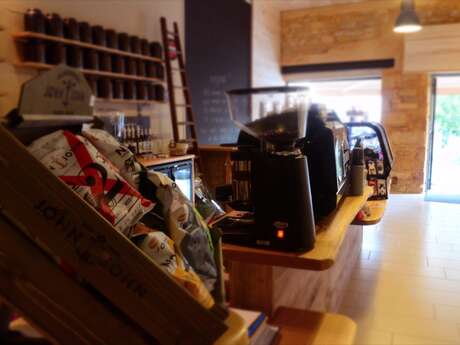 Coffee Shop - La Fabrique / Salon de thé Coffee Shop - La Fabrique / Salon de thé