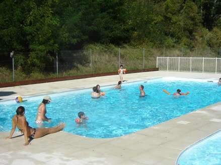 AIRE DE SERVICE DU CAMPING MUNICIPAL DE LA VALLEE*** AIRE DE SERVICE DU CAMPING MUNICIPAL DE LA VALLEE***