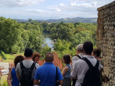 Visite guidée : Légendes, moulins et fontaines, l'eau au coeur de la cité de Sauveterre-de-Béarn. Visite guidée : Légendes, moulins et fontaines, l'eau au coeur de la cité de Sauveterre-de-Béarn.