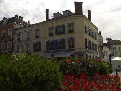 Hôtel-Restaurant "La Cloche" Hôtel-Restaurant "La Cloche"