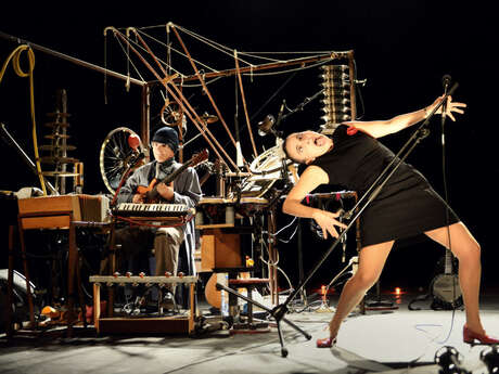 Récital clownesque : Chansons à risques Récital clownesque : Chansons à risques