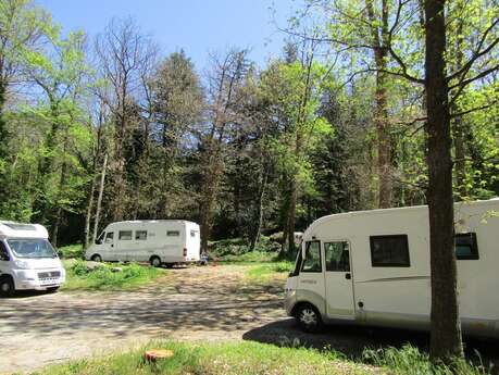 AIRE DE STATIONNEMENT POUR CAMPING CAR AIRE DE STATIONNEMENT POUR CAMPING CAR