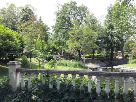 LE QUARTIER THERMAL ET BELLE EPOQUE LE QUARTIER THERMAL ET BELLE EPOQUE