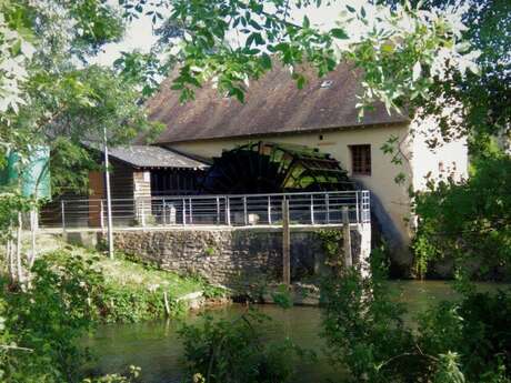 VISITE GUIDÉE DU MOULIN DE LA BRUÈRE (LA FLECHE) PAR UN GUIDE CONFÉRENCIER VISITE GUIDÉE DU MOULIN DE LA BRUÈRE (LA FLECHE) PAR UN GUIDE CONFÉRENCIER