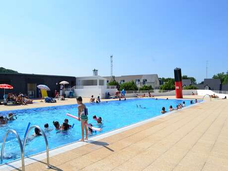 PISCINE MUNICIPALE DE LA CHARTRE PISCINE MUNICIPALE DE LA CHARTRE