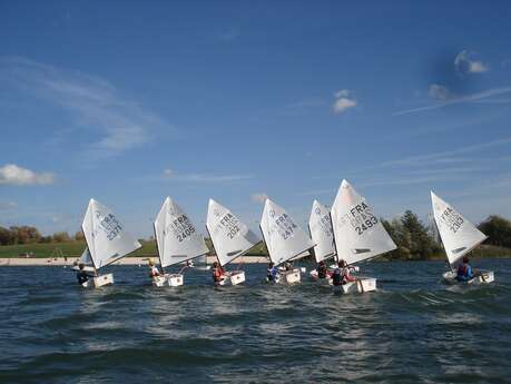 CLUB DE VOILE DE LA FLECHE CLUB DE VOILE DE LA FLECHE