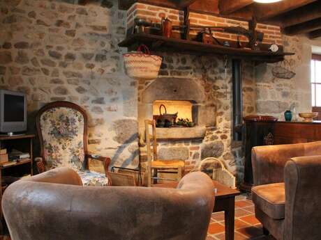 Location Gîtes de France - SAINT JULIEN LA GENETE - 2 personnes - Réf : 23G1233 Location Gîtes de France - SAINT JULIEN LA GENETE - 2 personnes - Réf : 23G1233