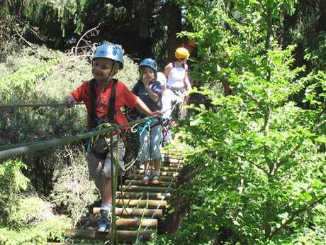 Pôle vertical - Via Ferrata enfants Pôle vertical - Via Ferrata enfants