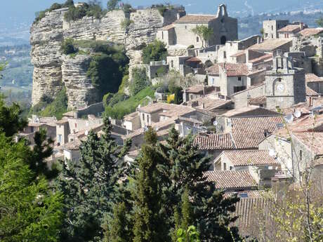 Les remparts et la plateforme des Bots Les remparts et la plateforme des Bots