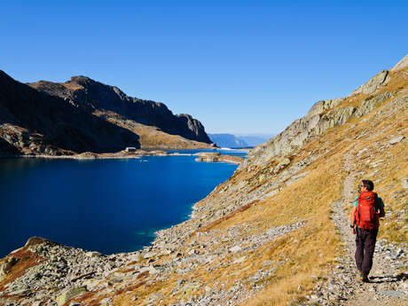 Etape 7 : Refuge des 7 Laux - Habert d'Aiguebelle GR®738 Etape 7 : Refuge des 7 Laux - Habert d'Aiguebelle GR®738
