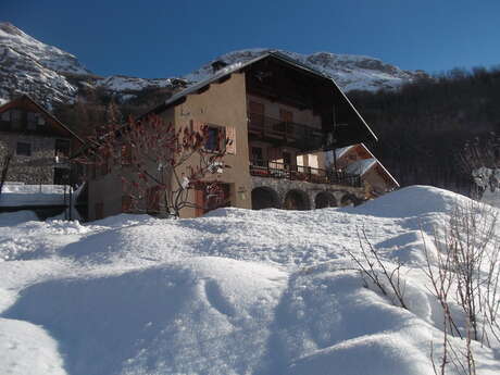 Garnier Yvon Chalet -1er étage - 5 pers Garnier Yvon Chalet -1er étage - 5 pers