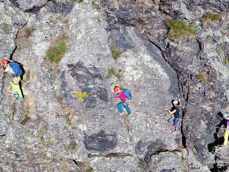 Pôle vertical - Parcours montagne adultes et enfants Pôle vertical - Parcours montagne adultes et enfants