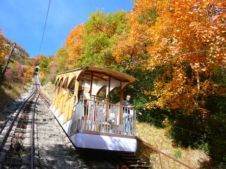 Funiculaire de Saint Hilaire du Touvet Funiculaire de Saint Hilaire du Touvet