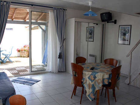 LOCATIONS DE VACANCES LE CLOS DU PHARE BLEU LOCATIONS DE VACANCES LE CLOS DU PHARE BLEU