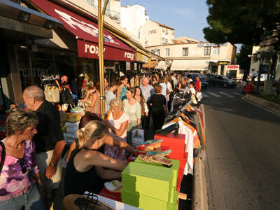 Grande braderie de Juan-les-Pins Grande braderie de Juan-les-Pins