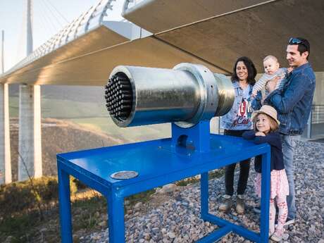 Viaduc de Millau, le Sentier des Explorateurs Viaduc de Millau, le Sentier des Explorateurs