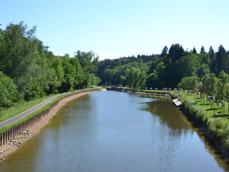 HALTE FLUVIALE DE HARSAULT HALTE FLUVIALE DE HARSAULT