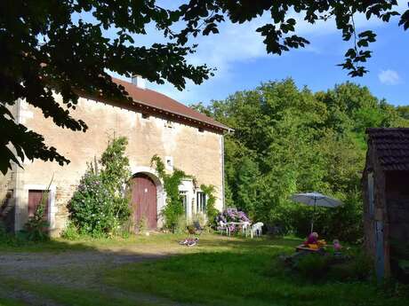 LA FERME DU CHATEAU DE BELLEVUE LA FERME DU CHATEAU DE BELLEVUE