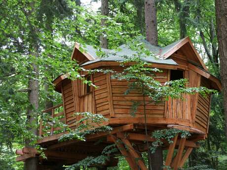 LES CABANES DANS LES ARBRES - LA FERME AVENTURE LES CABANES DANS LES ARBRES - LA FERME AVENTURE