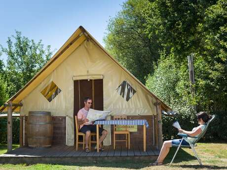 Tente bois/toile Fée Viviane - Camping La Vallée du Ninian Tente bois/toile Fée Viviane - Camping La Vallée du Ninian