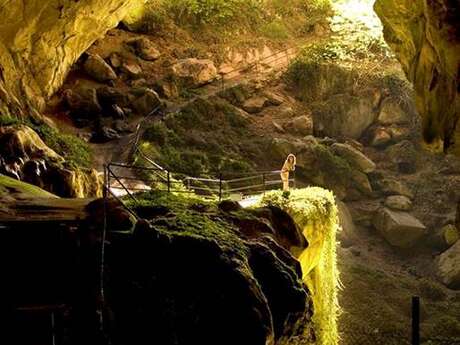 Randonnées "petits explorateurs" à la Grotte de Lombrives Randonnées "petits explorateurs" à la Grotte de Lombrives