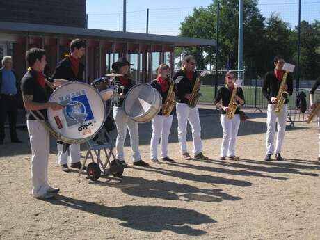 Musique dans les rues avec Band'A l'Ouest Musique dans les rues avec Band'A l'Ouest