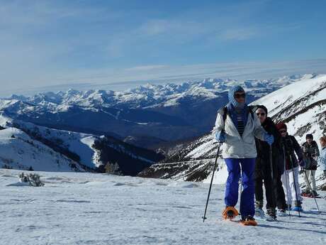 Raquettes à neige avec Angaka village nordique Raquettes à neige avec Angaka village nordique