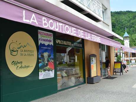 Degustación de productos locales a la Boutique de la Ferme a Ax-les-Thermes Degustación de productos locales a la Boutique de la Ferme a Ax-les-Thermes