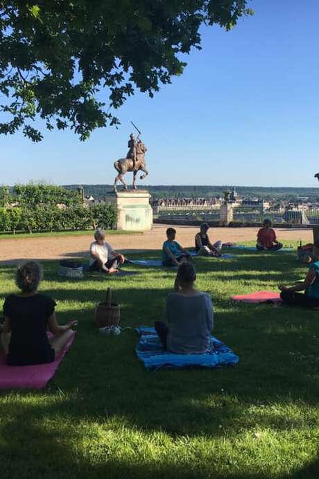 Yoga au Jardin de l'Evêché Yoga au Jardin de l'Evêché