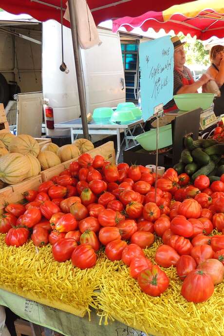 MARCHÉ HEBDOMADAIRE MARCHÉ HEBDOMADAIRE