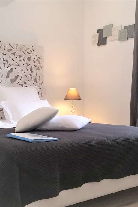 OASIS DU GOLF - CHAMBRE CHANDELLE OASIS DU GOLF - CHAMBRE CHANDELLE