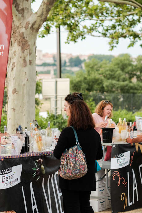 LANCEMENT DES SOIRÉES DIVINES - RENDEZ AUX 9 ÉCLUSES LANCEMENT DES SOIRÉES DIVINES - RENDEZ AUX 9 ÉCLUSES