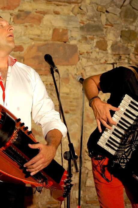 CHANTS ET MUSIQUES OCCITANES CHANTS ET MUSIQUES OCCITANES