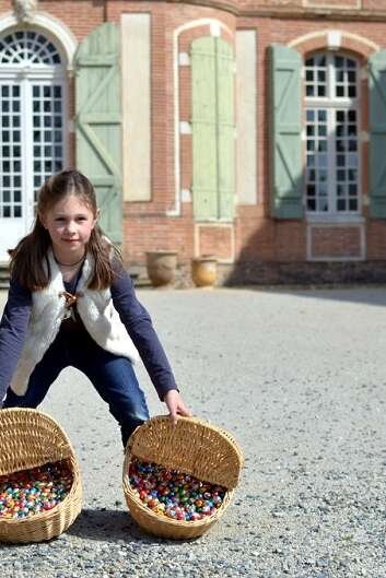 CHASSE AUX OEUFS DE PÂQUES CHASSE AUX OEUFS DE PÂQUES