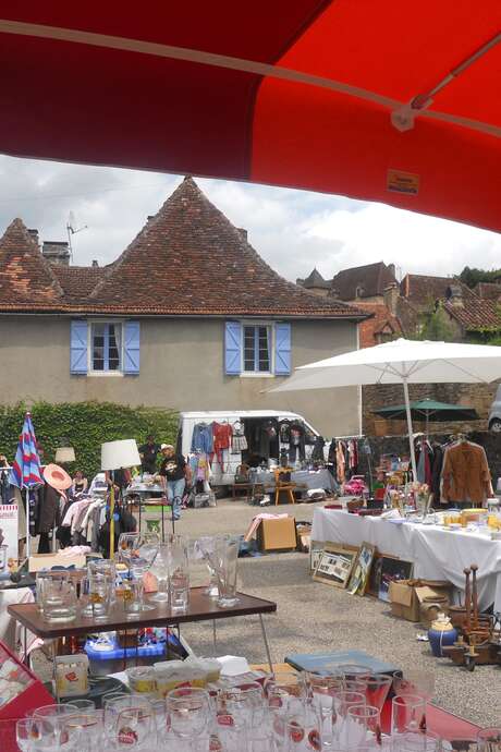 Vide-Greniers-Brocante à Autoire Vide-Greniers-Brocante à Autoire